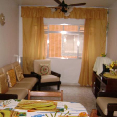 Apartamento Temporada Enseada Гуаружа Екстериор снимка
