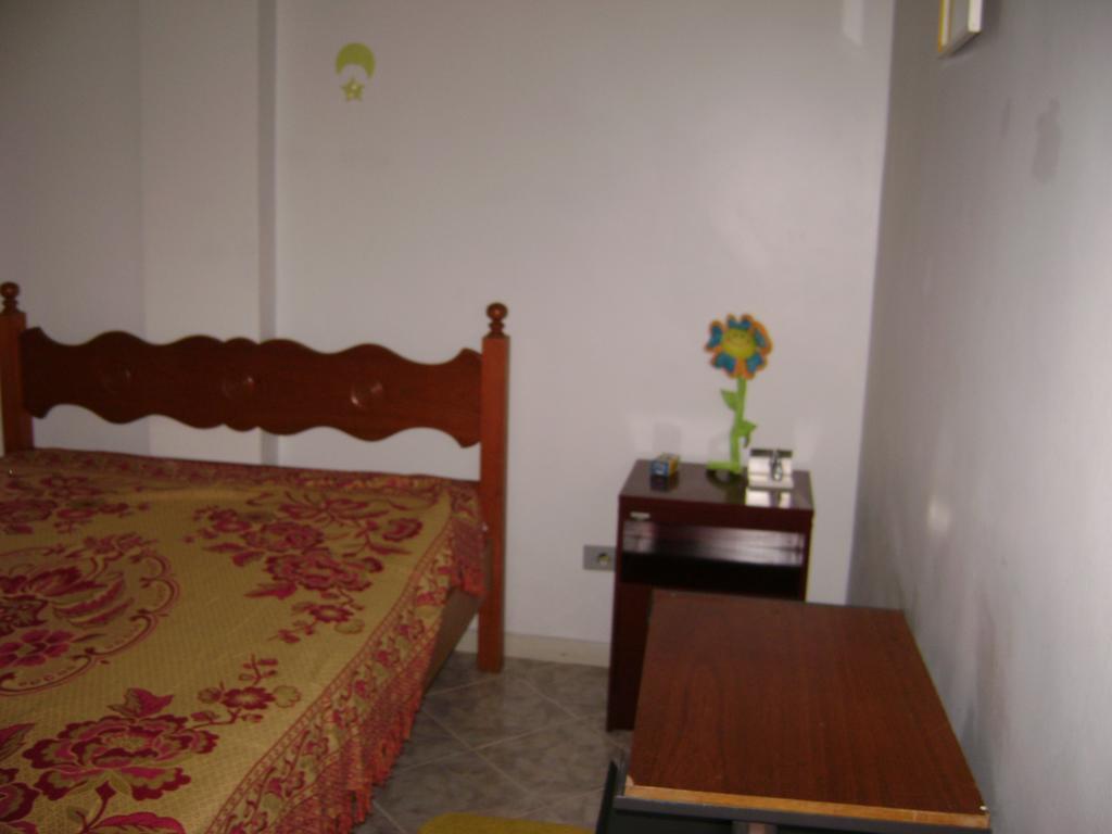 Apartamento Temporada Enseada Гуаружа Екстериор снимка